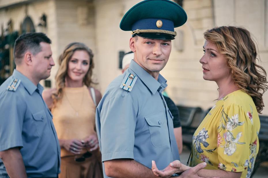 Сериал Курорт цвета хаки (2021) на Первом канале