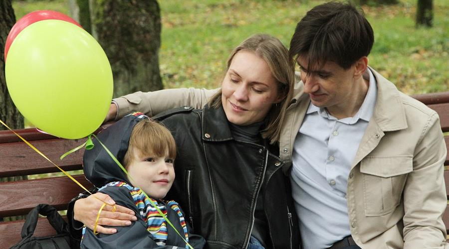 Содержание серий сериала «Родные неродные» (2025)