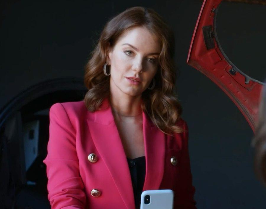 Читать краткое описание всех 16 серий и концовки сериала Анна медиум (4 сезон) 2025 года на канале Россия