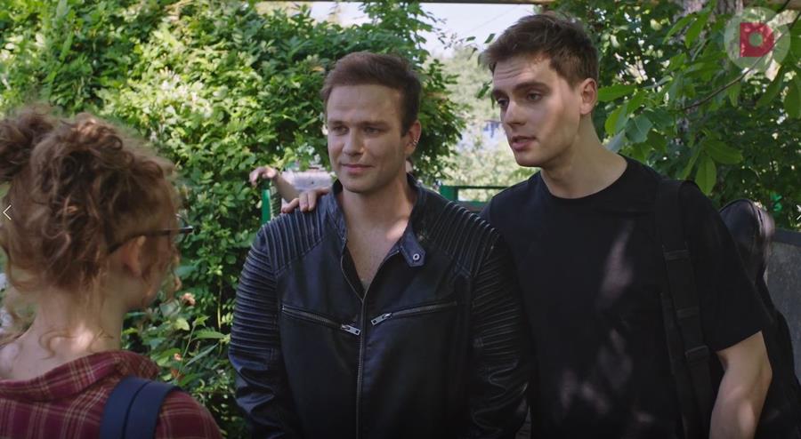 Читать краткое описание содержания всех 4 серий сериала Моя рыжая чудачка 2025 на канале Домашний