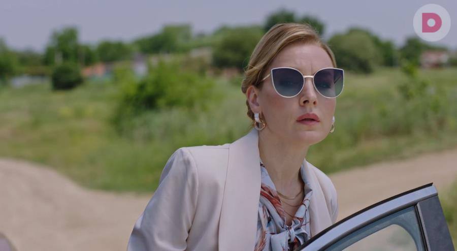 Читать краткое содержание всех 4 серий и концовки сериала Моя рыжая чудачка 2025 на канале Домашний