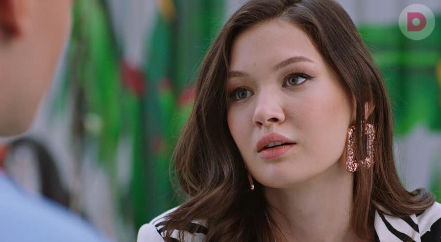 Читать краткое содержание всех 4 серий сериала Моя рыжая чудачка 2025 на канале Домашний