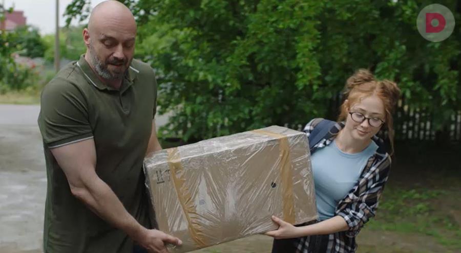 Читать краткое описание всех 4 серий и концовки сериала Моя рыжая чудачка 2025 на канале Домашний