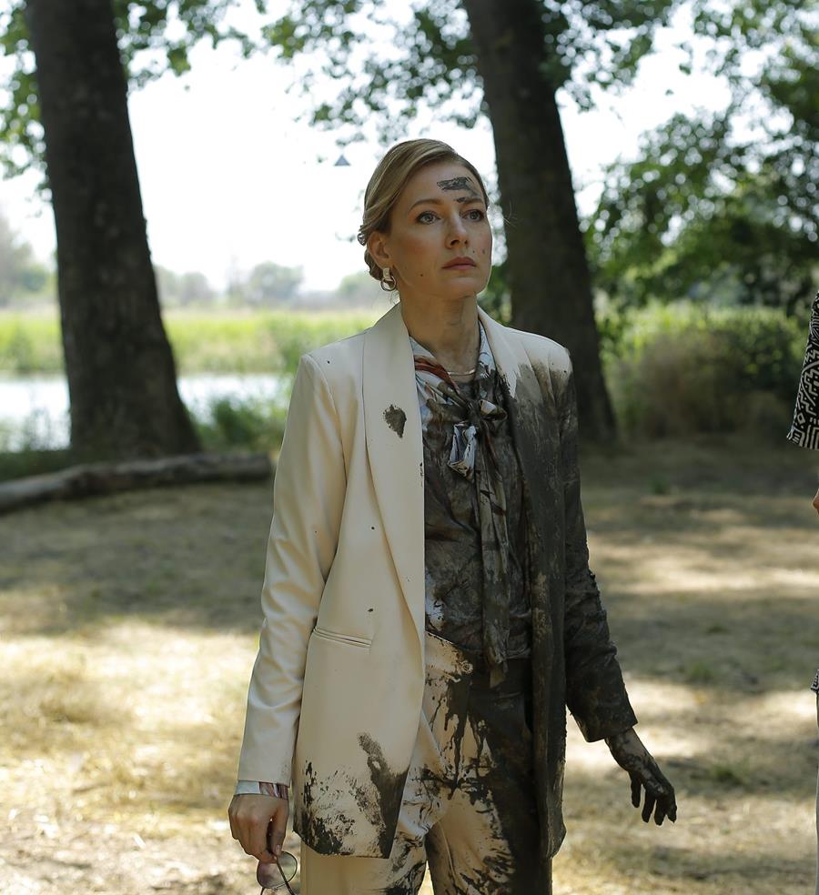 Читать краткое описание всех 4 серий сериала Моя рыжая чудачка 2025 на канале Домашний