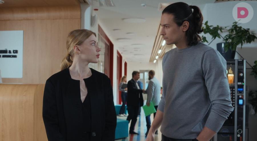 Читать краткое описание всех 4 серий фильма Ведь мы семья 2025 года на канале Домашний