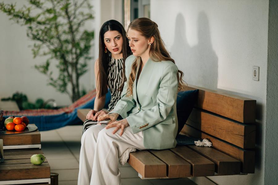 Сериал На разных берегах