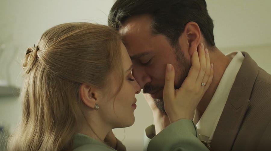 Читать краткое описание содержания всех 4 серий сериала На разных берегах 2025 года на канале Домашний