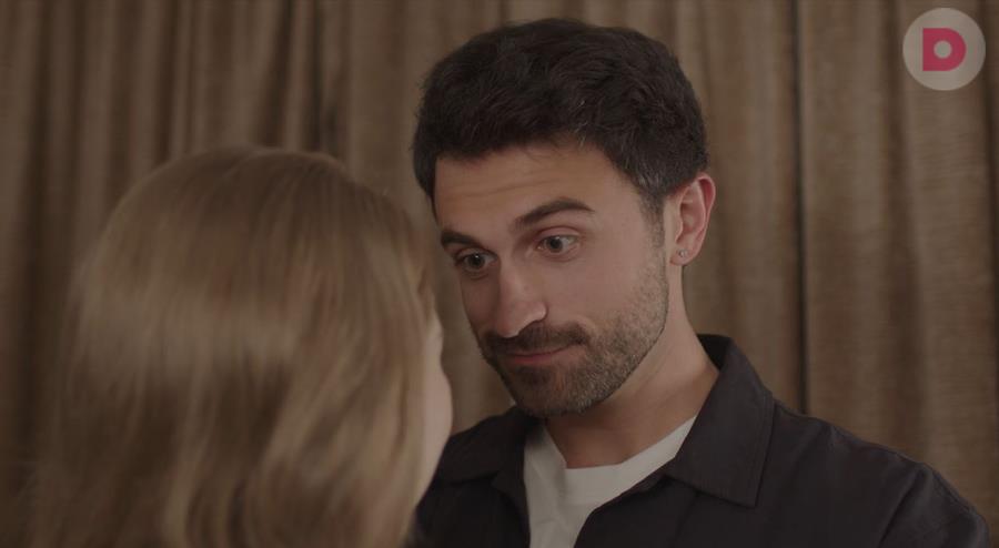 Читать краткое содержание сюжета всех 4 серий сериала На разных берегах 2025 года на канале Домашний