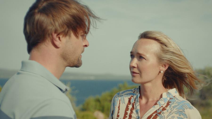 Читать краткое содержание концовки сериала Тысяча роз 2025 года на канале Россия