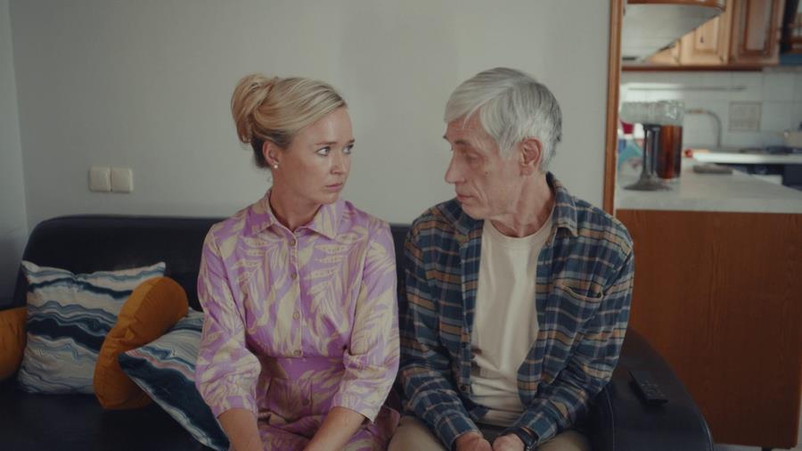 Читать краткое описание содержания всех 4 серий сериала Тысяча роз 2025 года на канале Россия