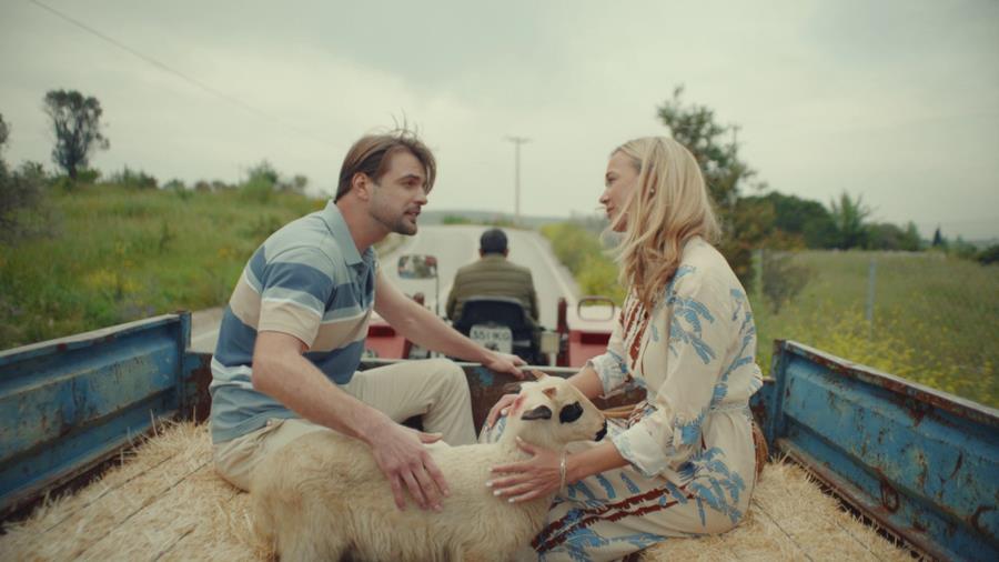 Читать краткое содержание всех 4 серий фильма Тысяча роз 2025 года на канале Россия