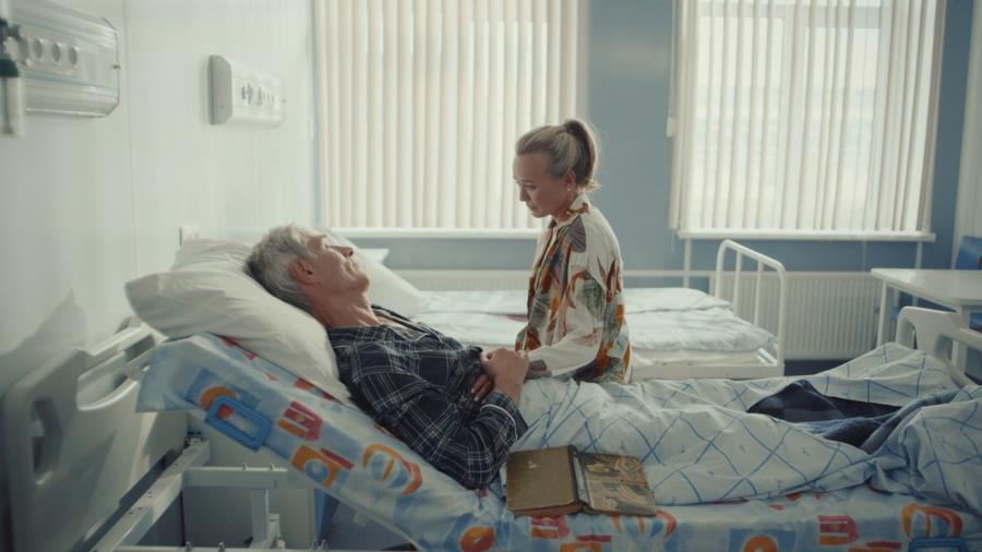 Читать краткое описание всех 4 серий сериала Тысяча роз 2025 года на канале Россия