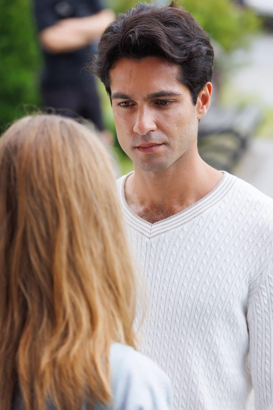 Читать краткое описание всех 8 серий фильма Ребенок по расчету 2025 года на канале Домашний