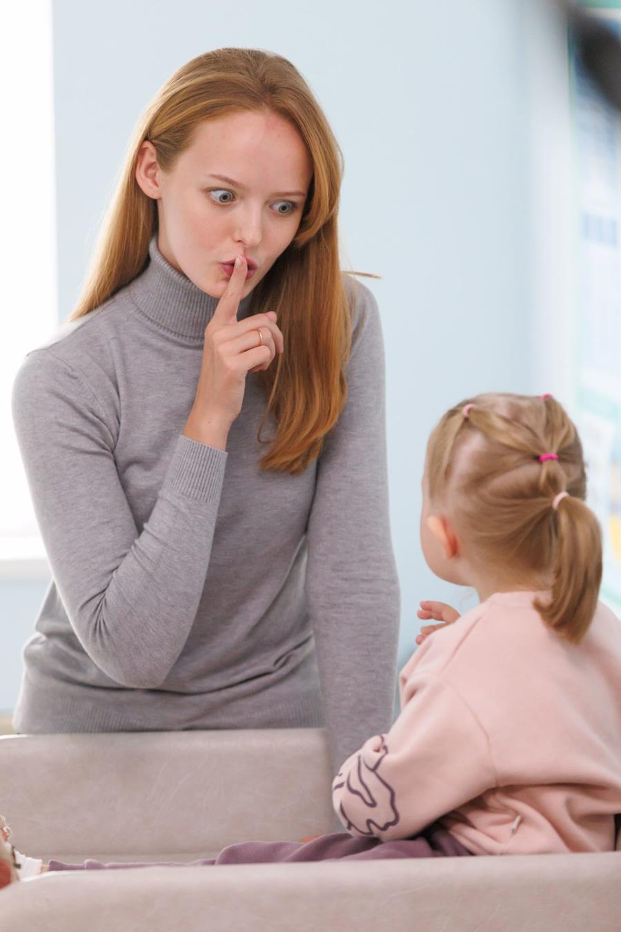 Читать краткое описание всех 8 серий и концовки фильма Ребенок по расчету 2025 года на канале Домашний