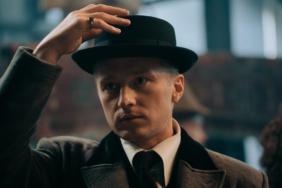 Читать краткое описание всех 10 серий и концовки сериала Константинополь 2025 года на канале НТВ