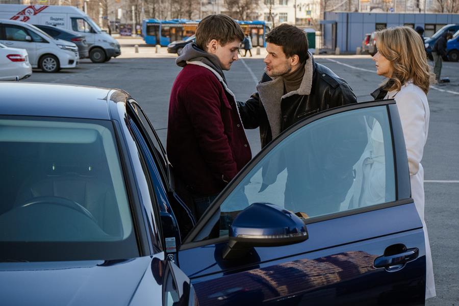 Читать краткое описание всех 4 серий и концовки сериала Узы прошлого 2025 года на канале Россия