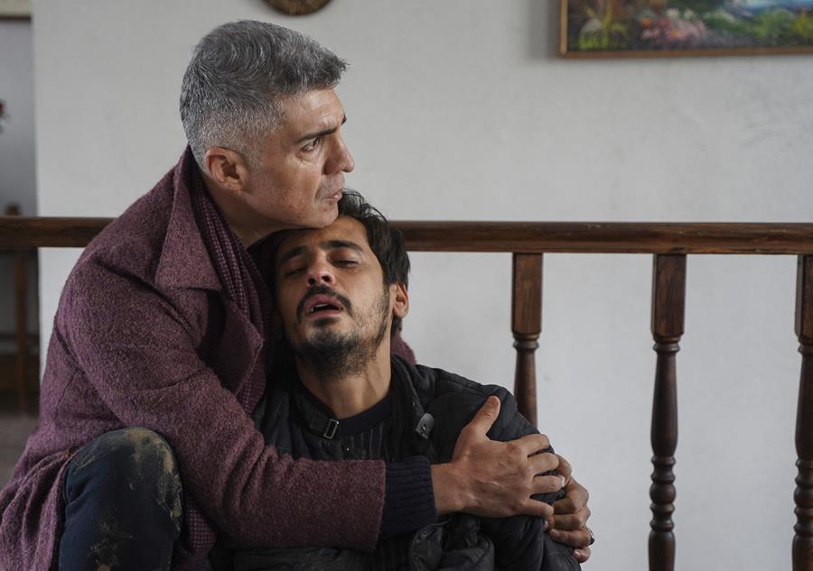 Читать краткое описание содержания всех серий турецкого фильма Я так долго ждал тебя 2025 года на канале Домашний