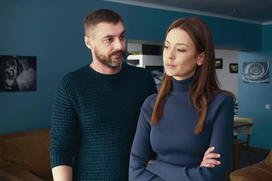 Читать краткое содержание всех 4 серий сериала На качелях судьбы 2019 на канале Россия