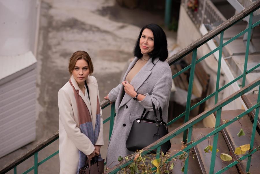 Читать краткое содержание сюжета всех 4 серий сериала ЗАГС 2021 года на канале Россия