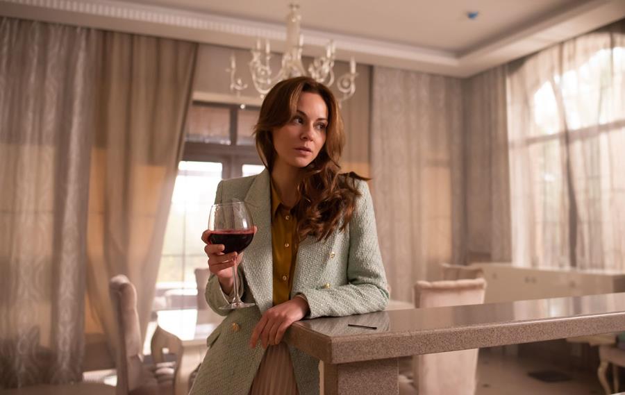 Читать краткое описание сюжета всех 4 серий сериала ЗАГС 2021 года на канале Россия