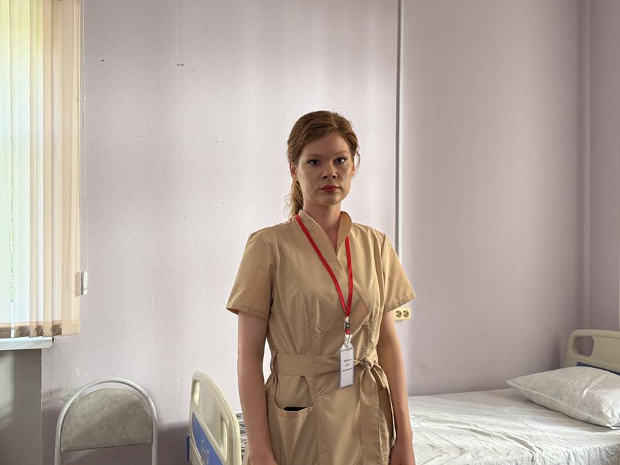 Читать краткое описание сюжета всех 4 серий фильма Синий камень 2025 года на канале Россия 1