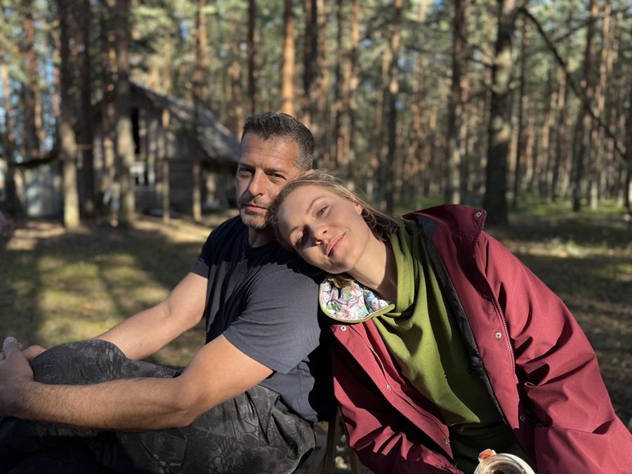 Читать краткое содержание сюжета всех 4 серий сериала Синий камень 2025 года на канале Россия 1