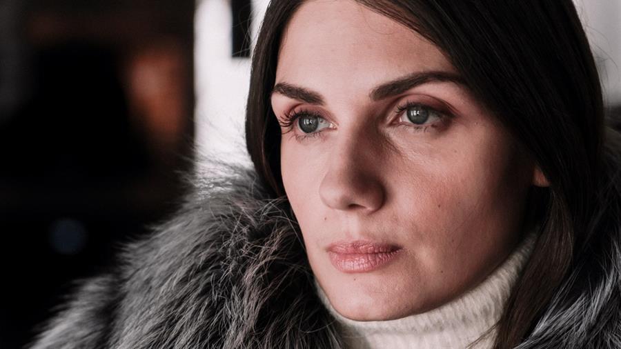 Читать краткое описание содержания всех 4 серий сериала Девятый вал 2022 года на канале Россия