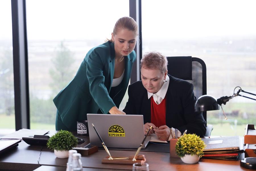 Читать краткое содержание всех 4 серий сериала Счастье на рыбьем меху 2025 года на канале Россия