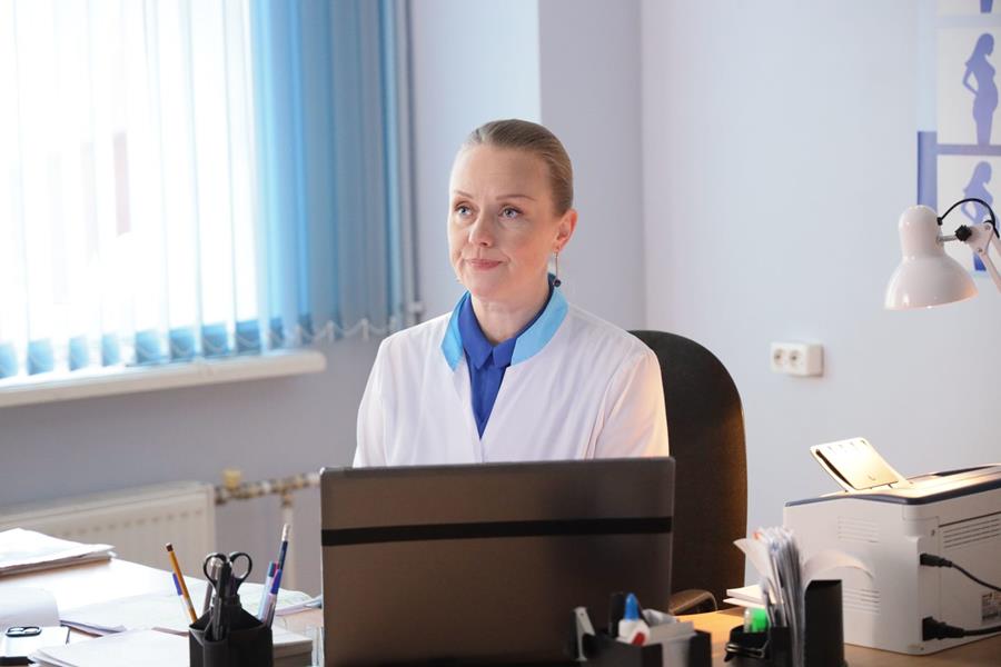 Читать краткое описание всех 4 серий фильма Счастье на рыбьем меху 2025 года на канале Россия