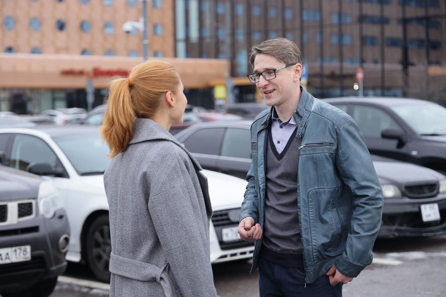 Читать краткое описание сюжета всех 4 серий сериала Счастье на рыбьем меху 2025 года на канале Россия