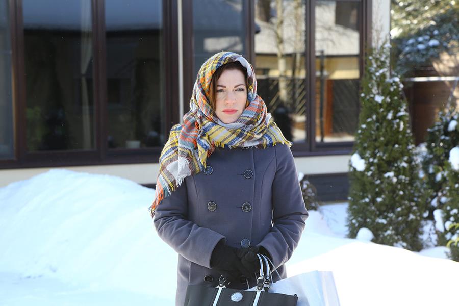 Читать краткое описание сюжета всех 4 серий сериала Галина 2018 года на канале Россия