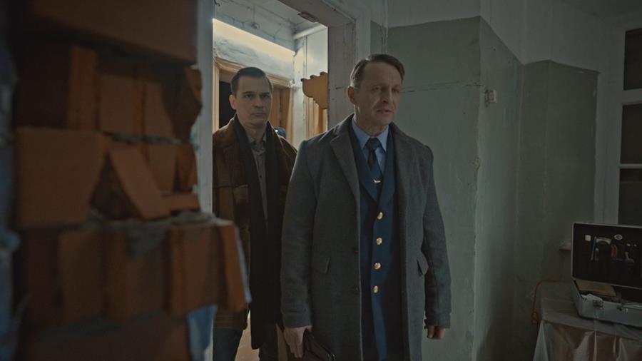 Читать краткое описание всех 20 серий фильма Тайный советник