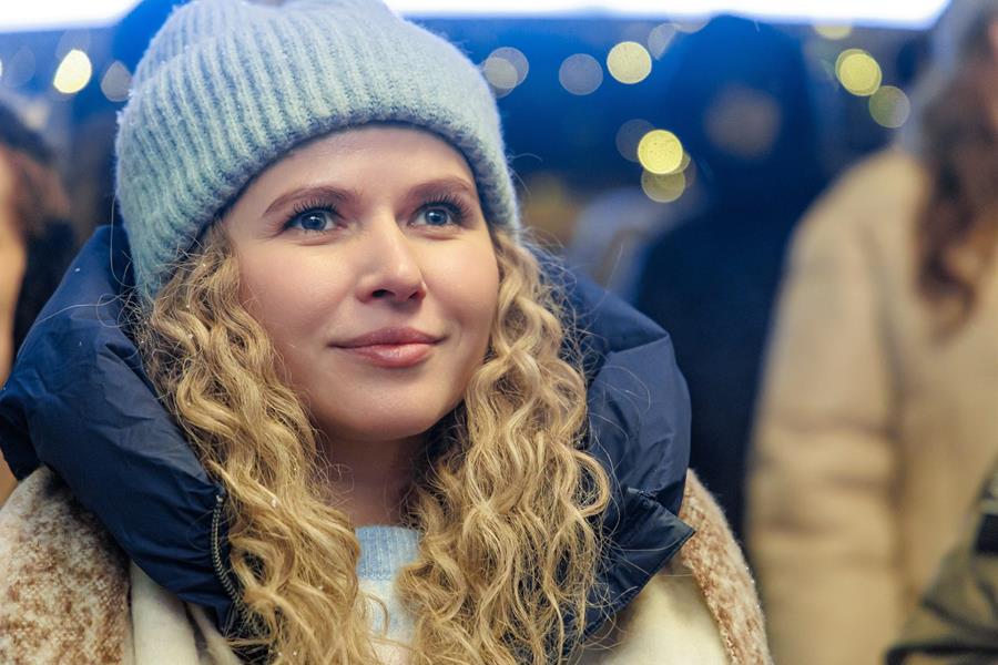 Читать краткое описание всех 8 серий фильма Москва слезам не верит 2025 года на Первом канале