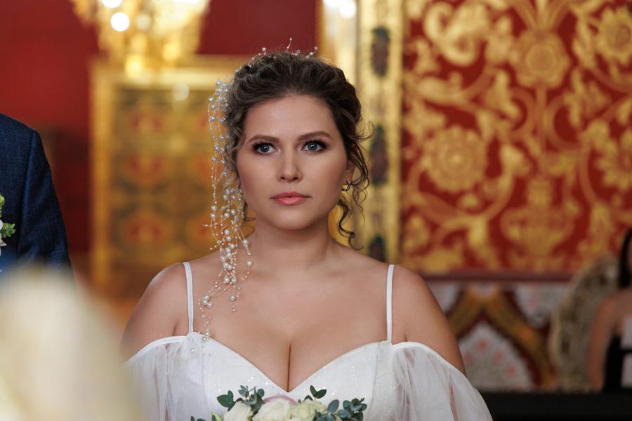 Читать краткое описание содержания всех 8 серий сериала Москва слезам не верит 2025 года на Первом канале